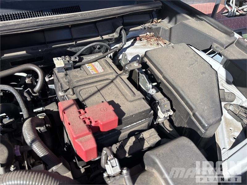 Mitsubishi Outlander PKWs