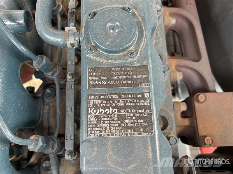 Moffett M8 35.3 3x3 Truck Mounted Forklift Medbringertruck