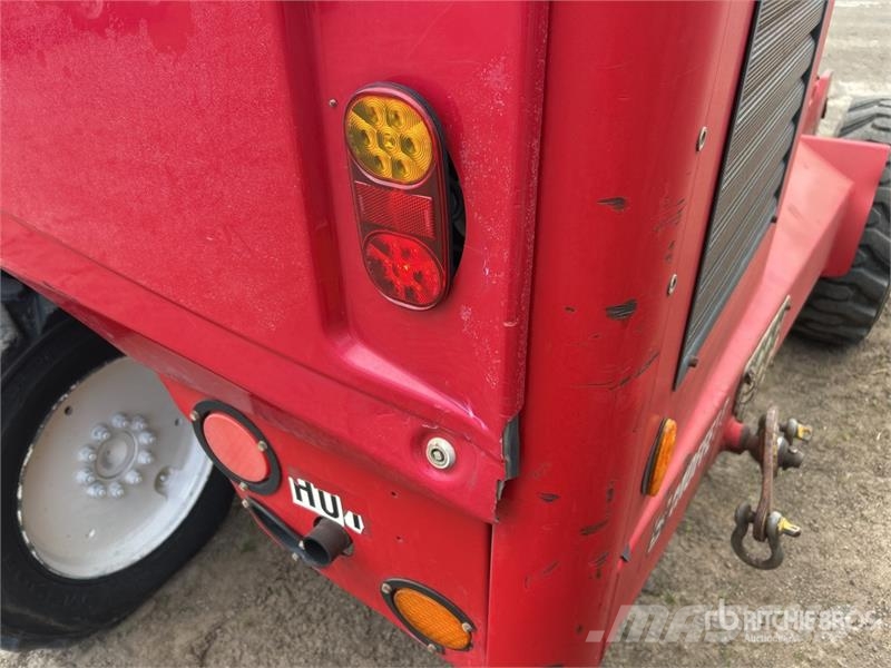 Moffett M8 35.3 3x3 Truck Mounted Forklift Medbringertruck