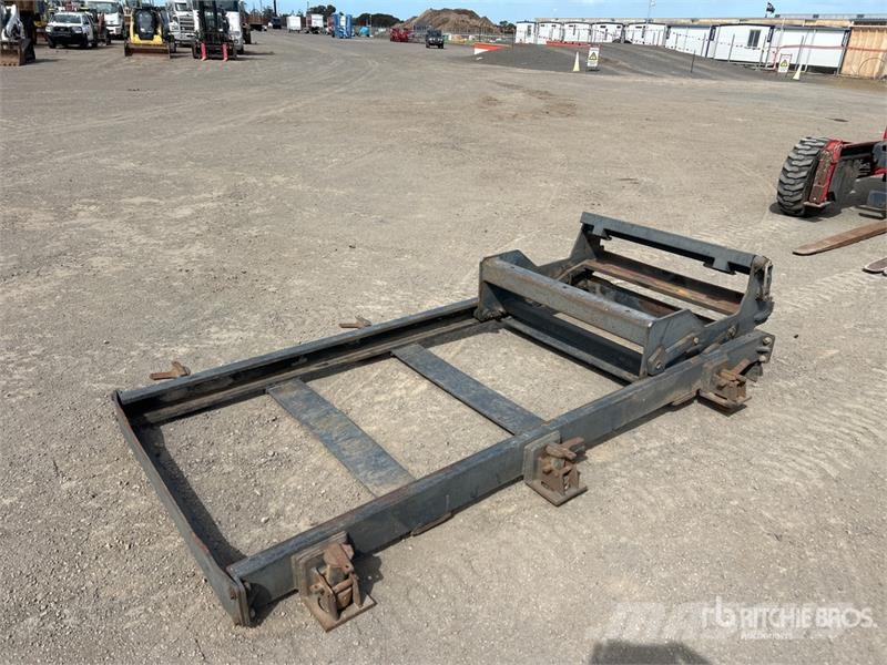 Moffett M8 35.3 3x3 Truck Mounted Forklift Medbringertruck
