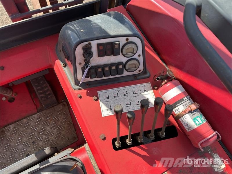 Moffett M8 35.3 3x3 Truck Mounted Forklift Medbringertruck