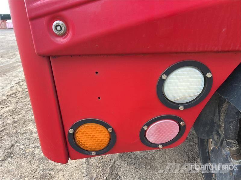 Moffett M8 35.3 3x3 Truck Mounted Forklift Medbringertruck