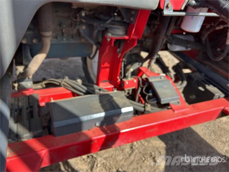 Moffett M8 35.3 3x3 Truck Mounted Forklift Medbringertruck