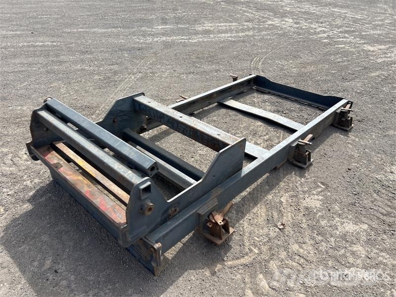 Moffett M8 35.3 3x3 Truck Mounted Forklift Medbringertruck