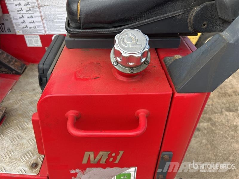 Moffett M8 35.3 3x3 Truck Mounted Forklift Medbringertruck