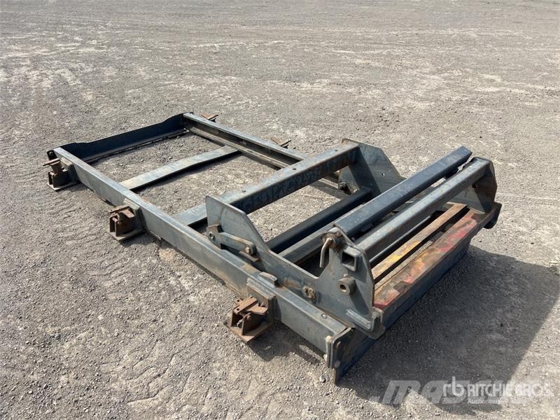 Moffett M8 35.3 3x3 Truck Mounted Forklift Medbringertruck