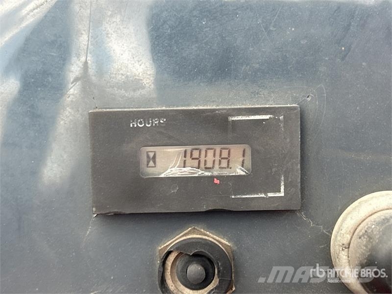 Moffett M8 35.3 3x3 Truck Mounted Forklift Medbringertruck