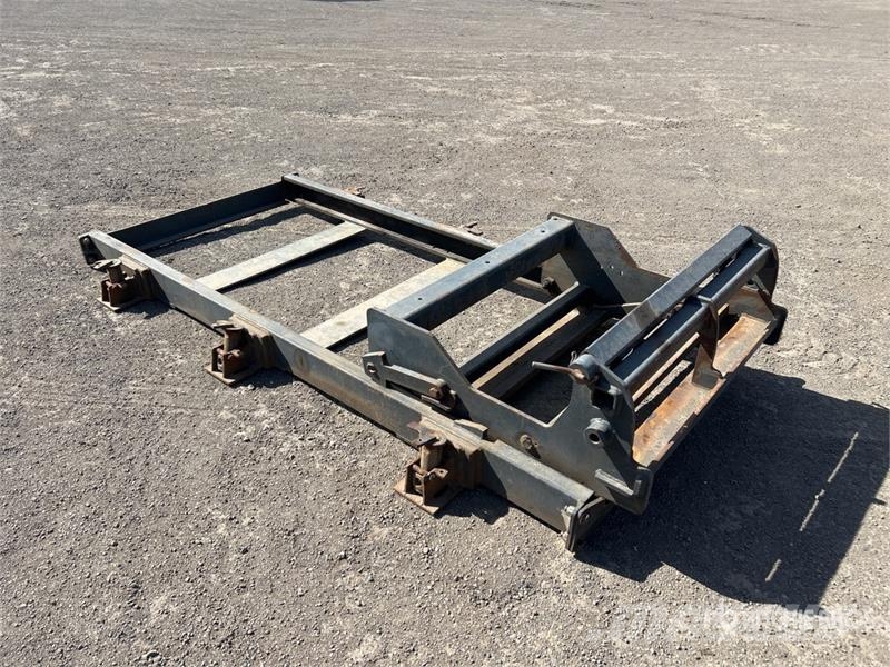 Moffett M8 35.3 3x3 Truck Mounted Forklift Medbringertruck