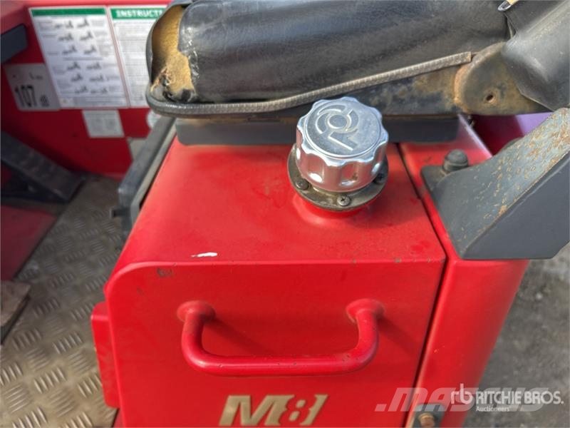 Moffett M8 35.3 3x3 Truck Mounted Forklift Medbringertruck