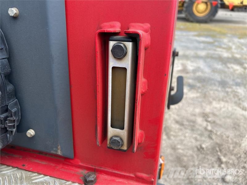 Moffett M8 35.3 3x3 Truck Mounted Forklift Medbringertruck