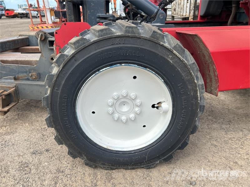 Moffett M8 35.3 3x3 Truck Mounted Forklift Medbringertruck
