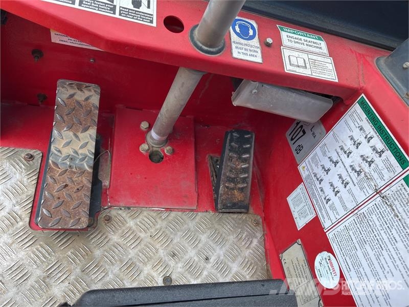 Moffett M8 35.3 3x3 Truck Mounted Forklift Medbringertruck