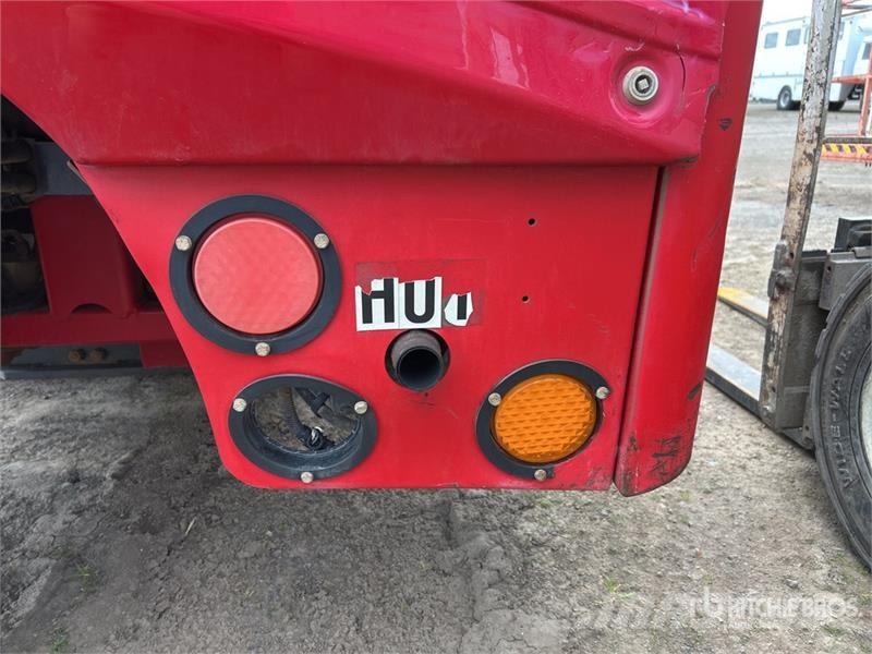 Moffett M8 35.3 3x3 Truck Mounted Forklift Medbringertruck