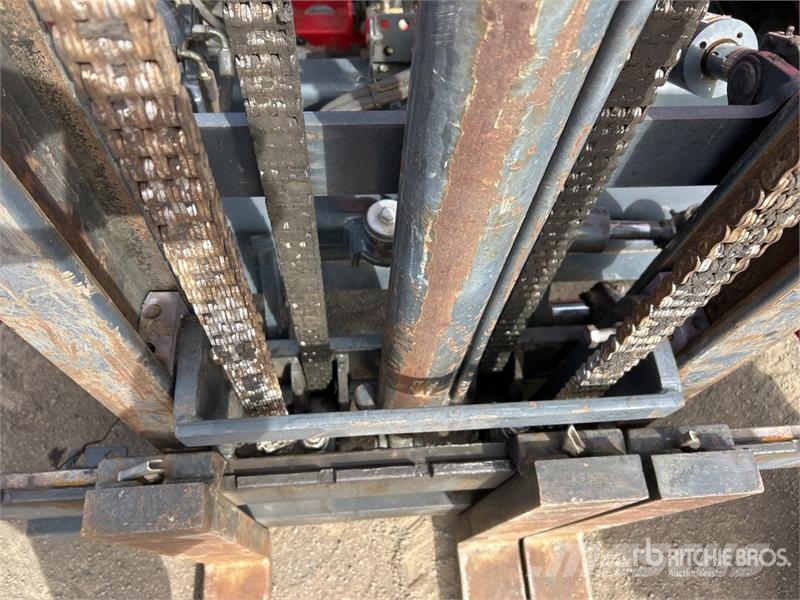 Moffett M8 35.3 3x3 Truck Mounted Forklift Medbringertruck