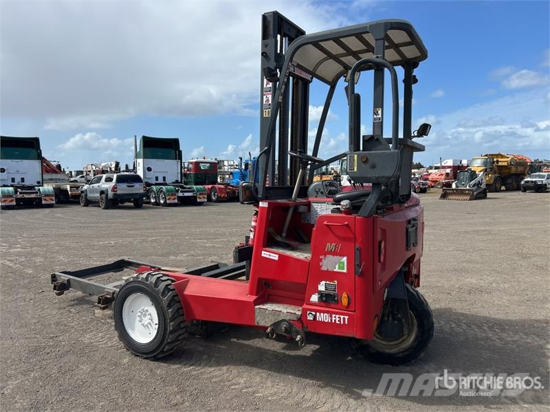 Moffett M8 35.3 3x3 Truck Mounted Forklift Medbringertruck