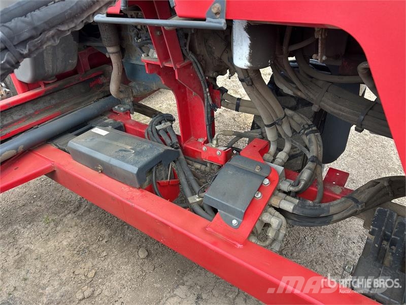 Moffett M8 35.3 3x3 Truck Mounted Forklift Medbringertruck
