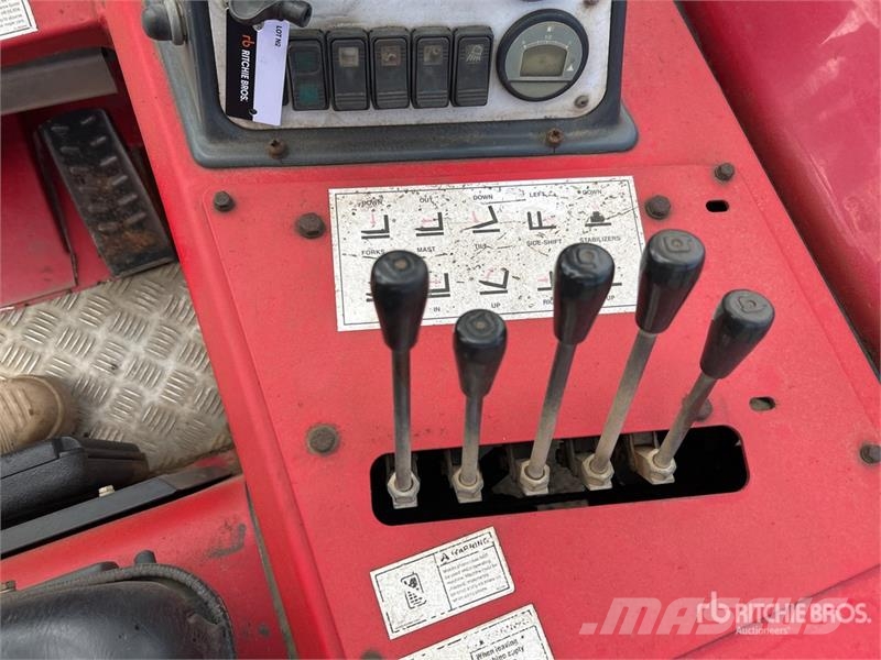 Moffett M8 35.3 3x3 Truck Mounted Forklift Medbringertruck