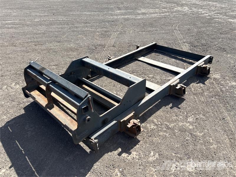 Moffett M8 35.3 3x3 Truck Mounted Forklift Medbringertruck
