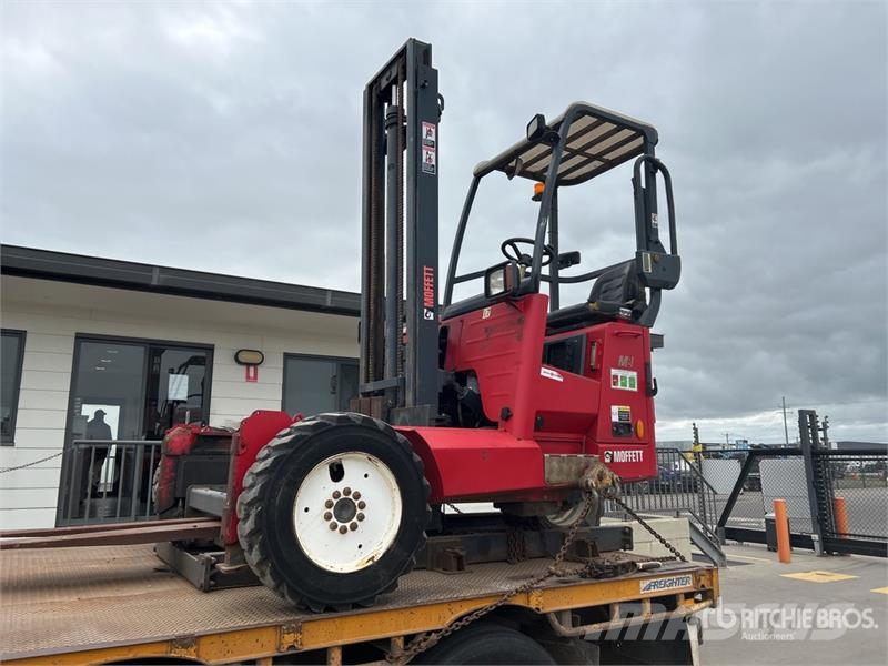 Moffett M8 35.3 Truck Mounted Forklift Truck mounted forklifts