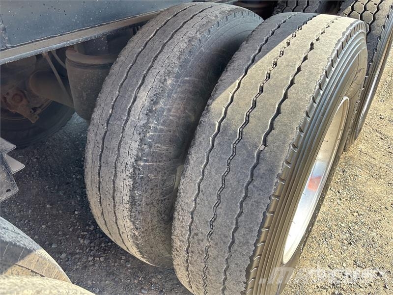 Moore 10.3 m Tri/A End Dump Trailer Tippsläp