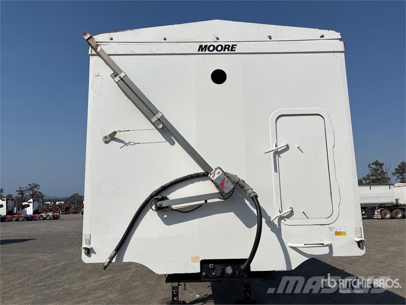 Moore 10.3 m Tri/A End Dump Trailer Tippsläp