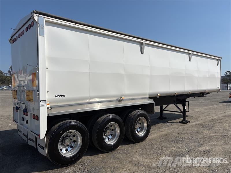 Moore 10.3 m Tri/A End Dump Trailer Tippsläp