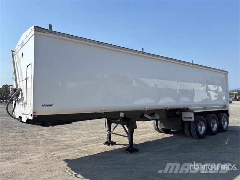 Moore 10.3 m Tri/A End Dump Trailer Tippsläp