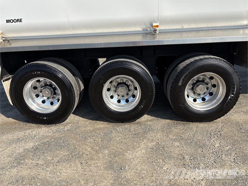 Moore 10.3 m Tri/A End Dump Trailer Tippsläp