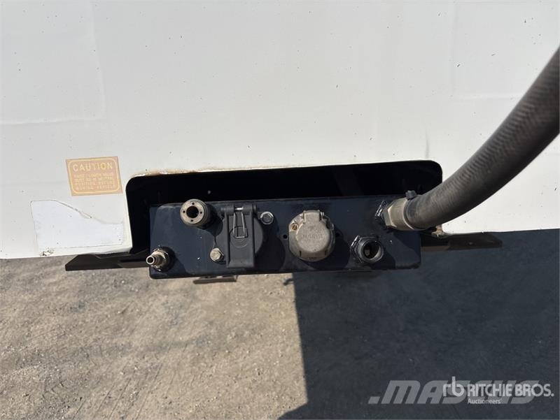 Moore 10.3 m Tri/A End Dump Trailer Tippsläp