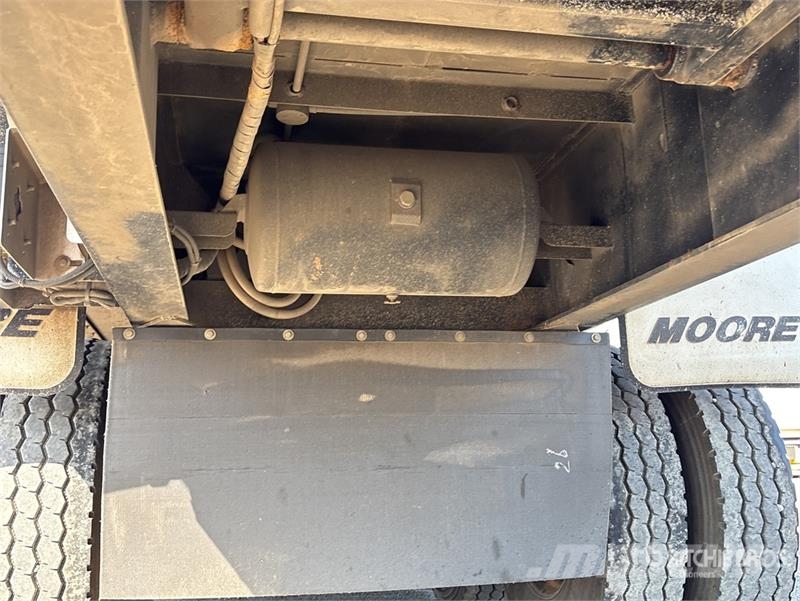 Moore 10.3 m Tri/A End Dump Trailer Tippsläp