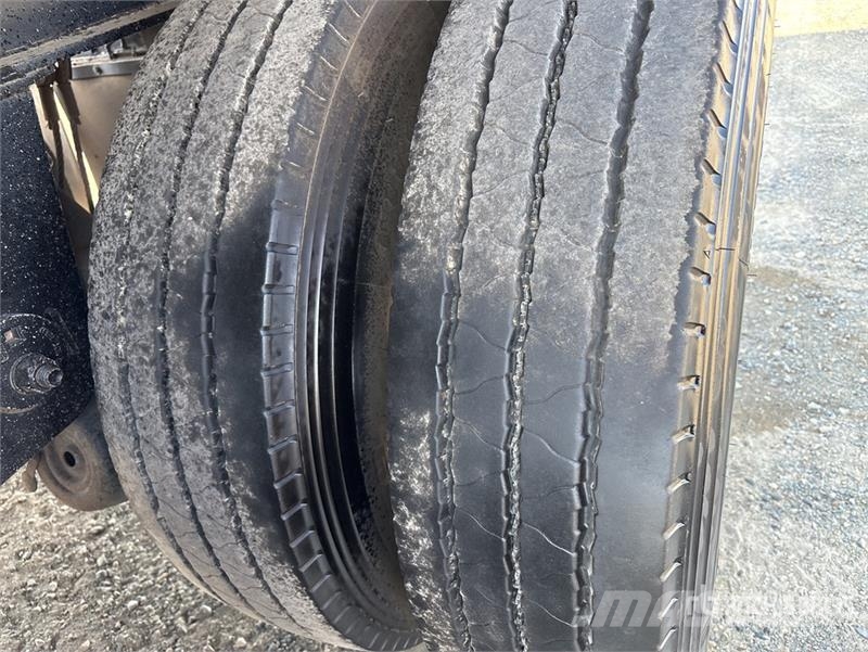 Moore 10.3 m Tri/A End Dump Trailer Tippsläp