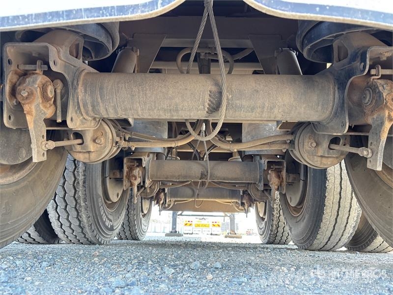 Moore 10.3 m Tri/A End Dump Trailer Tippsläp