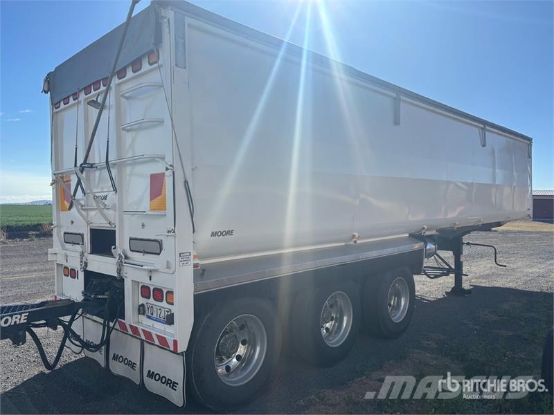 Moore 10 m Tri/A End Dump Trailer Самоскиди