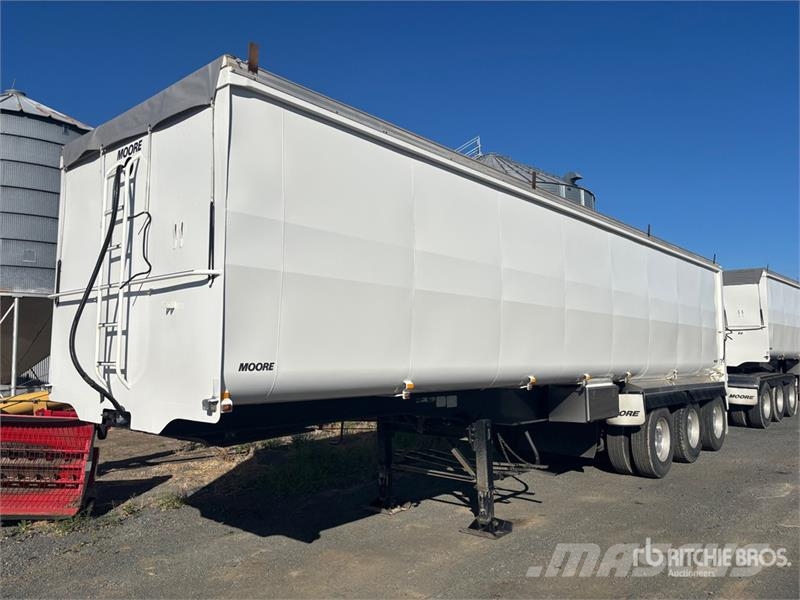 Moore 10 m Tri/A End Dump Trailer Самоскиди