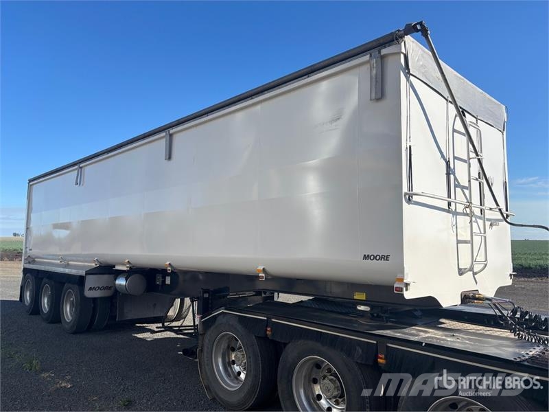 Moore 10 m Tri/A End Dump Trailer Самоскиди