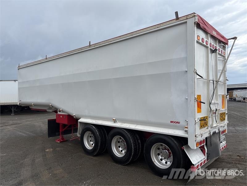  Moore 10 m Tri/A Step Deck End Dump Trailer Pašizgāzējs