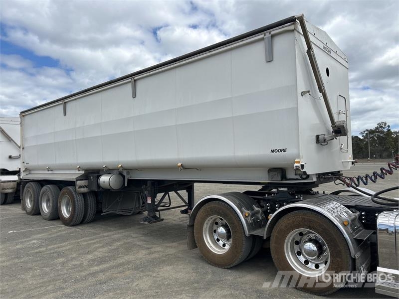 Moore 9.7 m Tri/A End Dump Trailer Tippsläp