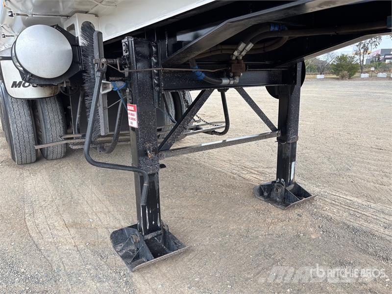 Moore 9.8 m Tri/A End Dump Trailer Tipphengere
