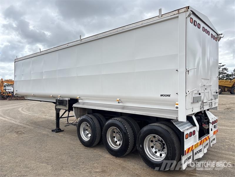 Moore 9.8 m Tri/A End Dump Trailer Tipphengere