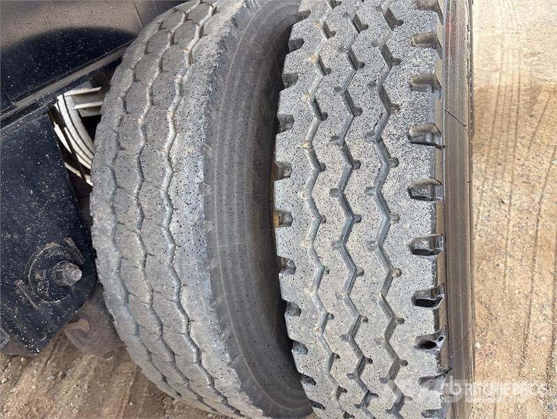 Moore 9.8 m Tri/A End Dump Trailer Tipphengere