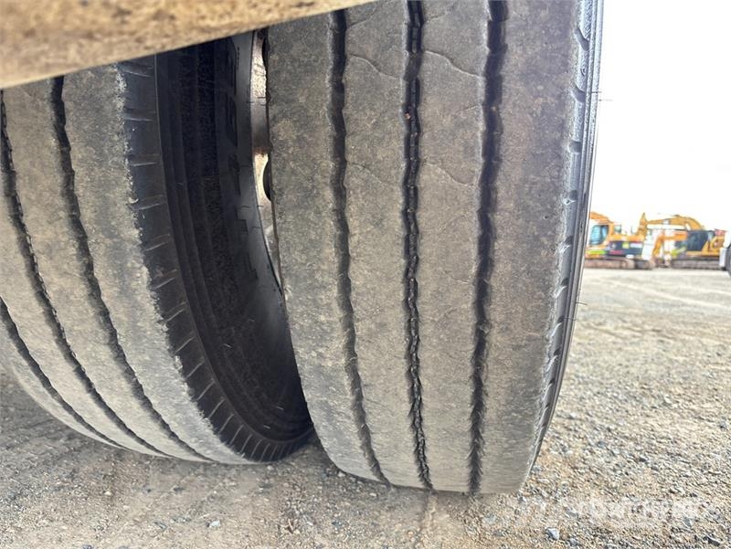 Moore 9.8 m Tri/A End Dump Trailer Tipphengere