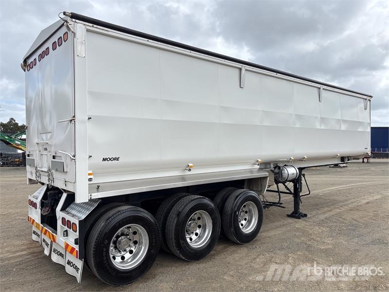 Moore 9.8 m Tri/A End Dump Trailer Tipphengere
