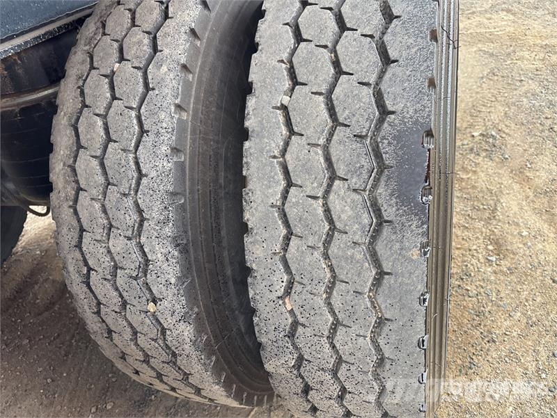 Moore 9.8 m Tri/A End Dump Trailer Tipphengere