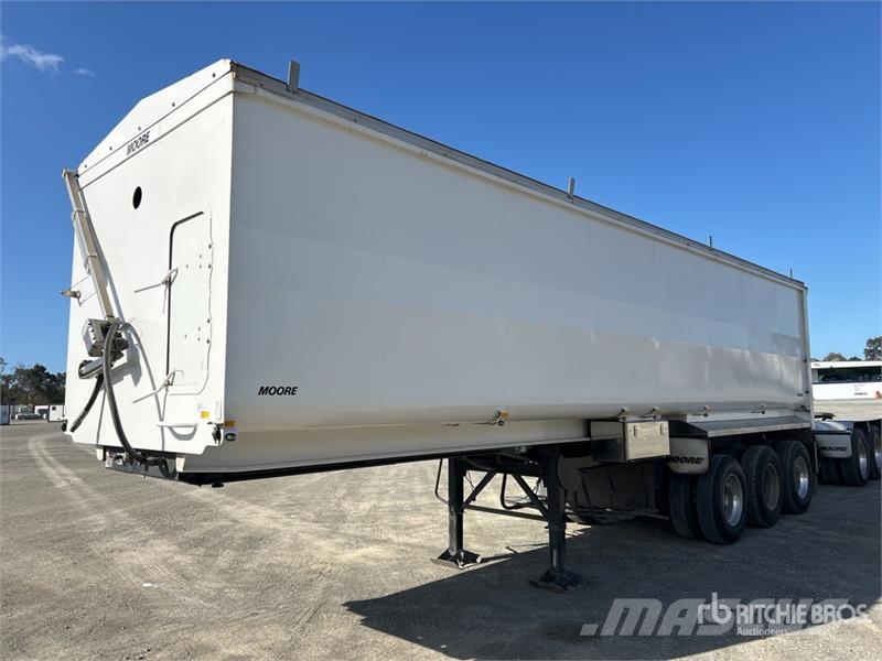 Moore 9.8 m Tri/A End Dump Trailer 自卸拖车