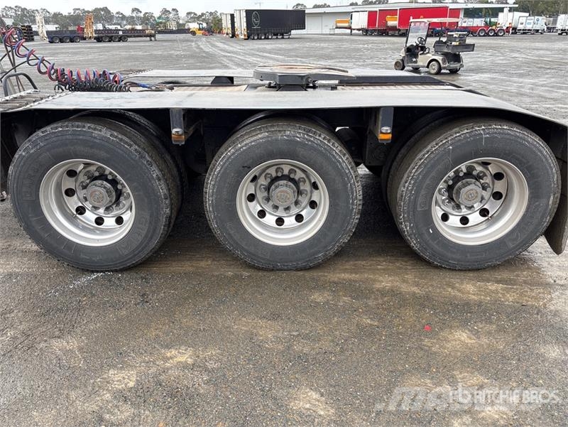 Moore Tri/A Road Train Dolly Dolly trailer