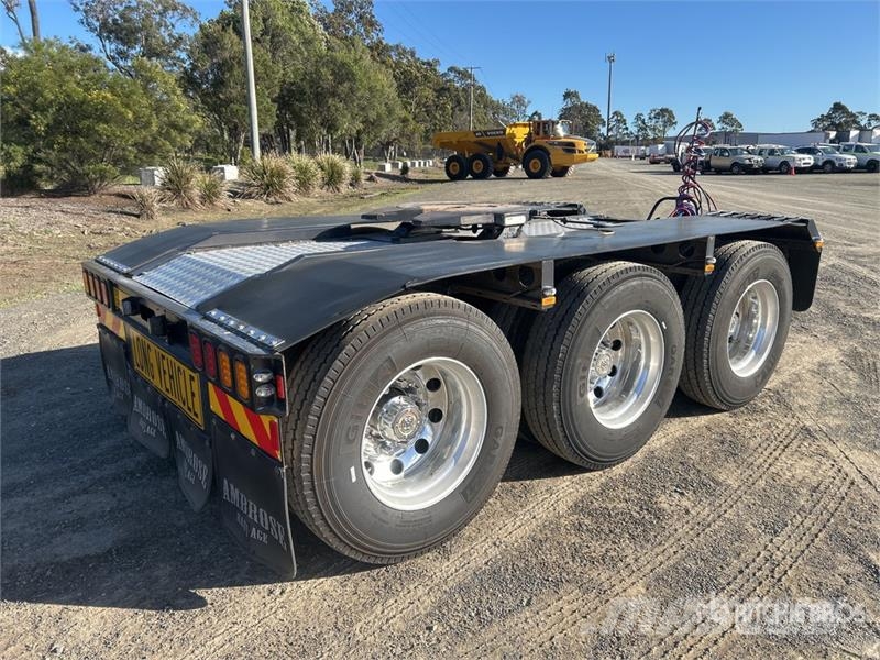 Moore Tri/A Road Train Dolly Dolly trailer