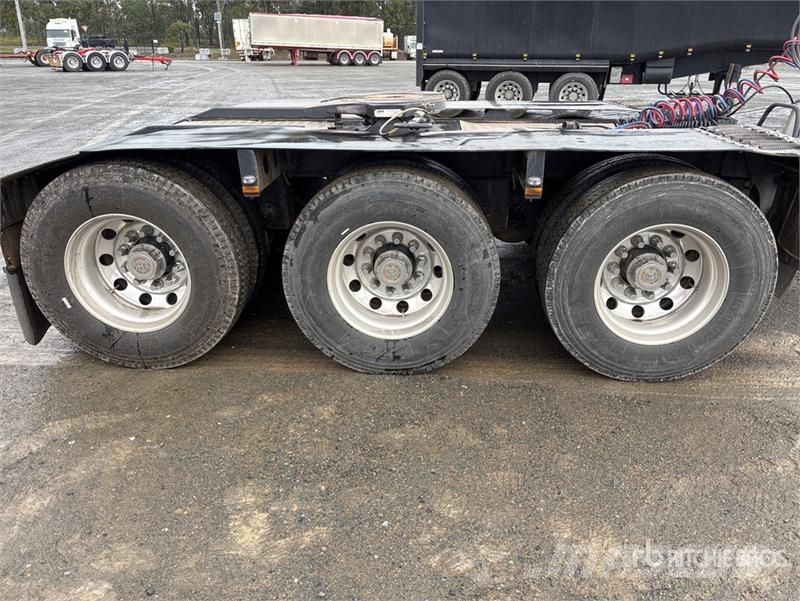 Moore Tri/A Road Train Dolly Dolly trailer
