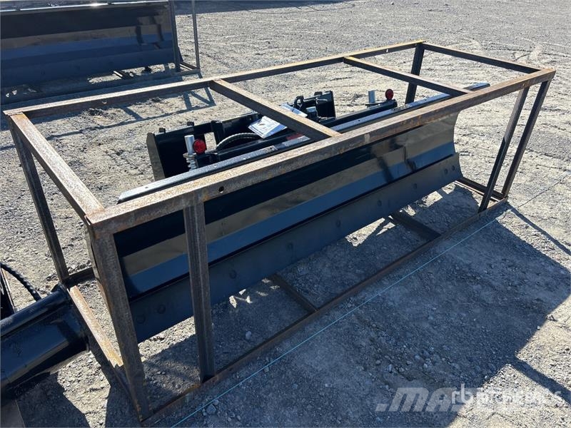  Mower King SPA84 84 in Skid Steer Dozer (Unused) Cuchillas