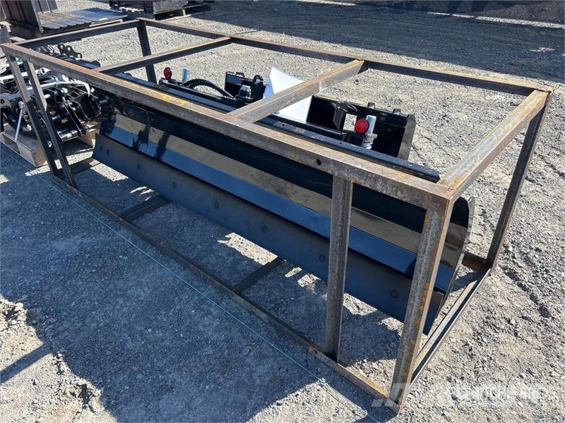  Mower King SPA84 84 in Skid Steer Dozer (Unused) Cuchillas