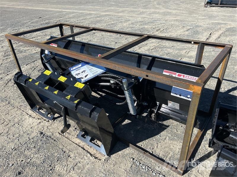  Mower King SPA84 84 in Skid Steer Dozer (Unused) Cuchillas